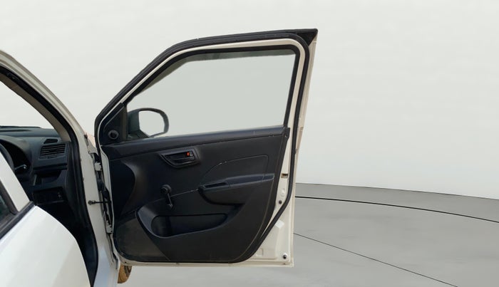 2014 Maruti Swift LXI, Petrol, Manual, 96,432 km, RHS Front Door