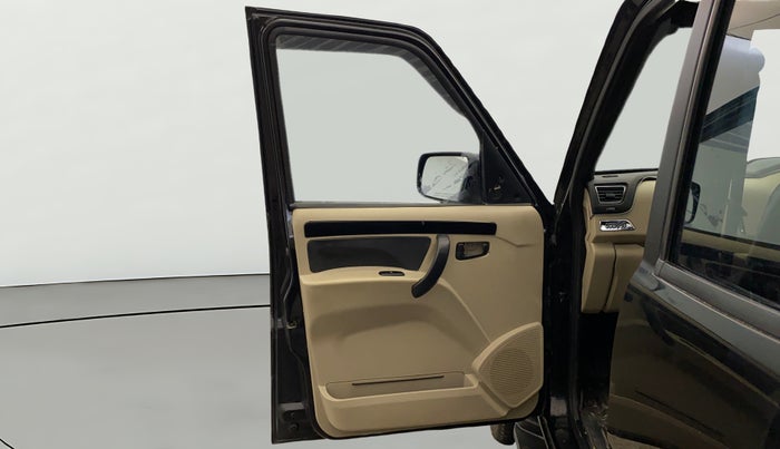 2022 Mahindra SCORPIO CLASSIC S11 7STR, Diesel, Manual, 81,101 km, LHS Front Door
