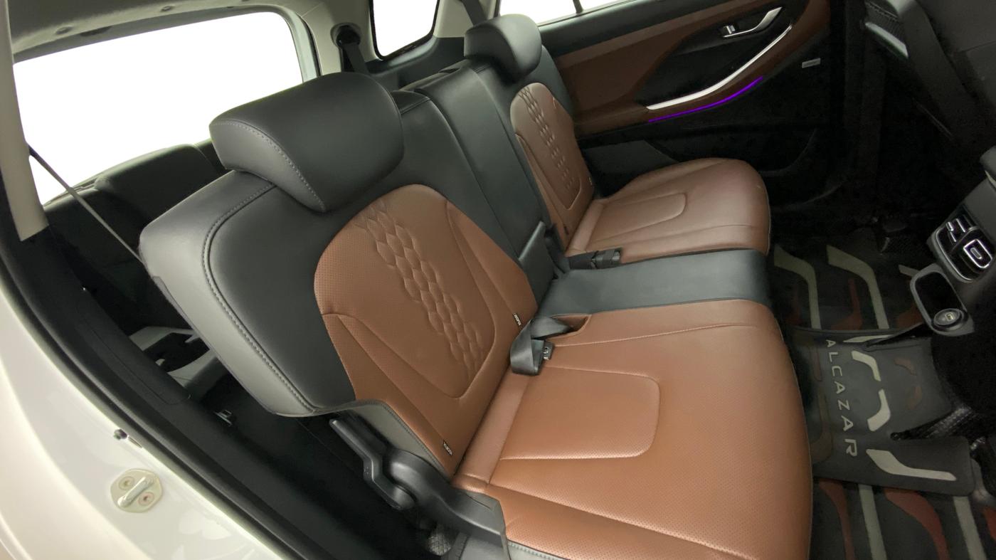 2022 Hyundai ALCAZAR 2.0 SIGNATURE (O) AT 7STR, Petrol, Automatic, 40,730 km, Right Side Rear Door Cabin