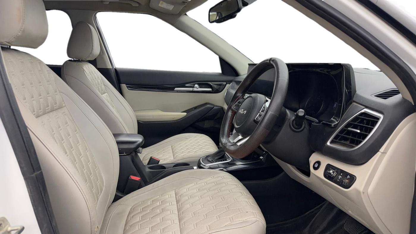 2021 KIA SELTOS HTX IVT 1.5 PETROL, CNG, Automatic, 79,136 km, Right Side Front Door Cabin
