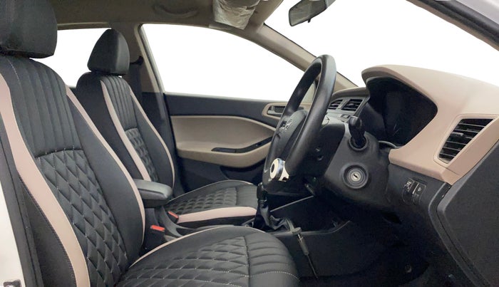 2017 Hyundai Elite i20 MAGNA 1.2, CNG, Manual, 55,326 km, Right Side Front Door Cabin