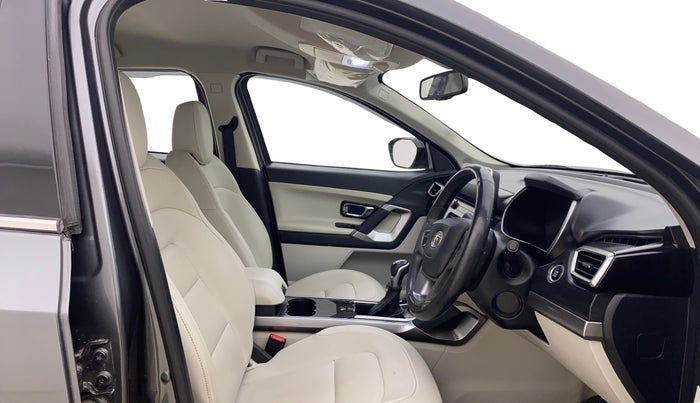 2021 Tata Safari XZA, Diesel, Automatic, 28,091 km, Right Side Front Door Cabin