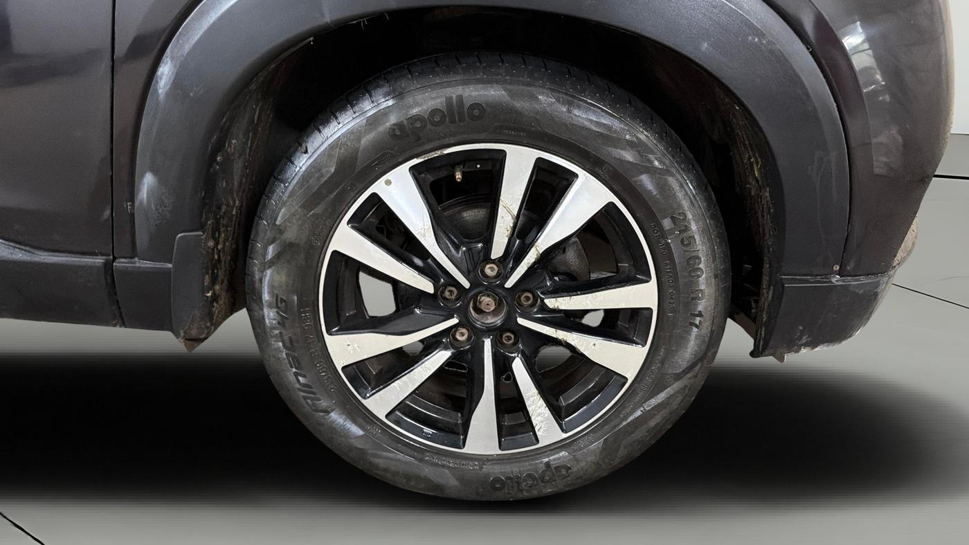 2022 Nissan Kicks XV 1.5, Petrol, Manual, 49,244 km, Right Front Wheel