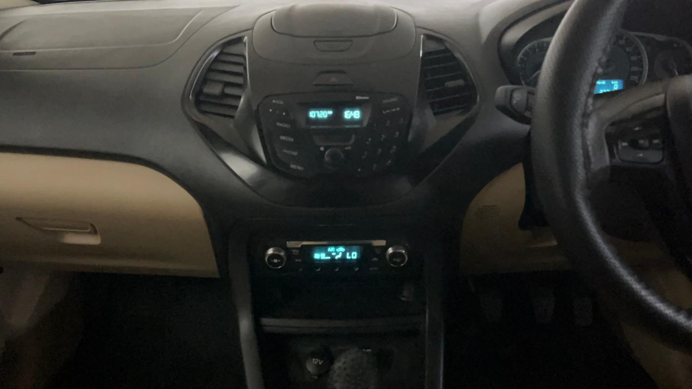 2017 Ford Figo Aspire TITANIUM 1.2 PETROL, Petrol, Manual, 27,831 km, Air Conditioner