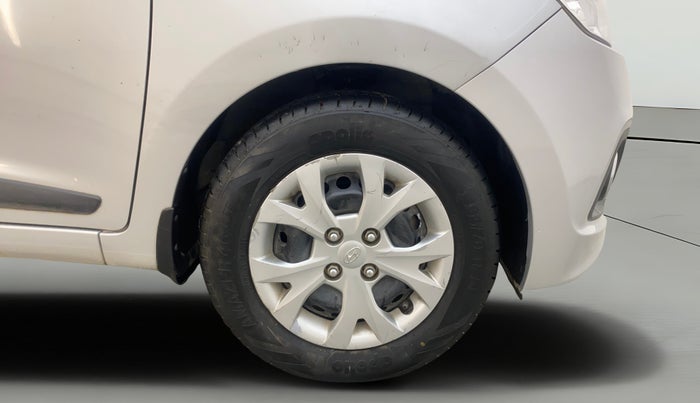 2015 Hyundai Grand i10 SPORTZ 1.2 KAPPA VTVT, Petrol, Manual, 31,215 km, Right Front Wheel