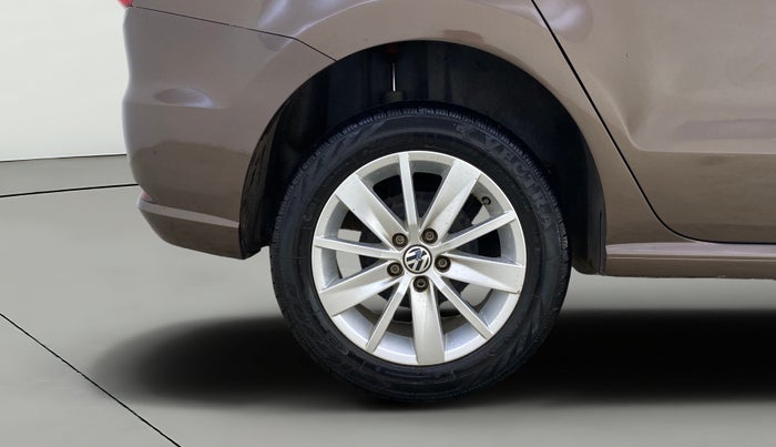 2016 Volkswagen Ameo HIGHLINE1.2L, Petrol, Manual, 27,425 km, Right Rear Wheel