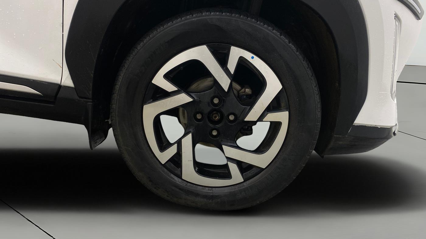2021 Nissan MAGNITE XV PREMIUM TURBO CVT, Petrol, Automatic, 32,506 km, Right Front Wheel