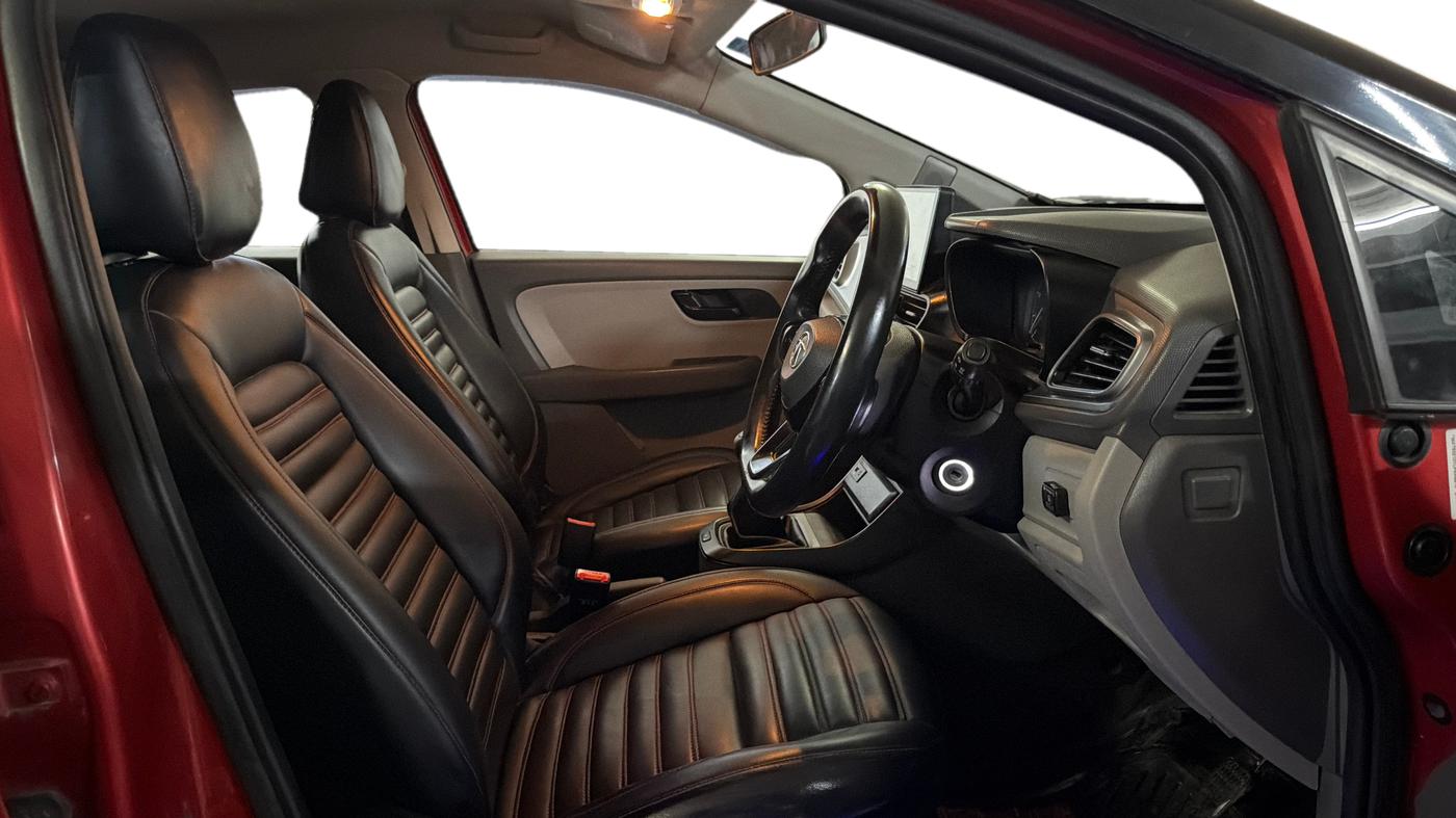 2020 Tata ALTROZ XE PETROL, CNG, Manual, 46,574 km, Right Side Front Door Cabin