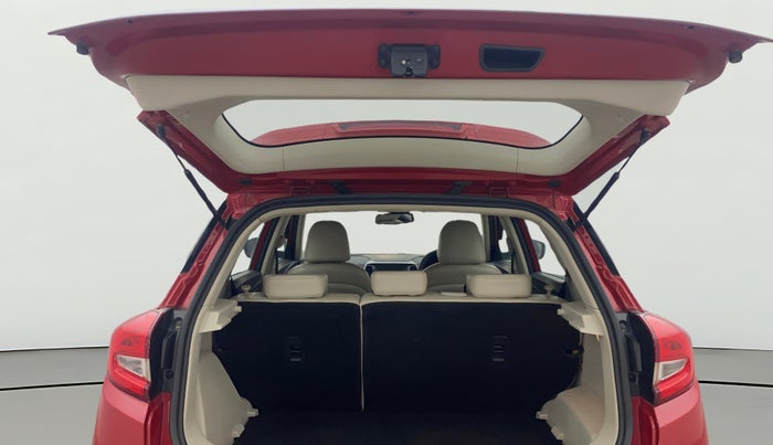 2020 Mahindra XUV300 W8 (O) 1.5 DIESEL, Diesel, Manual, 1,10,988 km, Boot Door Open