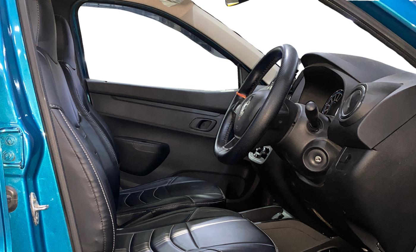 2025 Renault Kwid RXL(O) 1.0L AMT, Petrol, Automatic, 5,000 km, Right Side Front Door Cabin