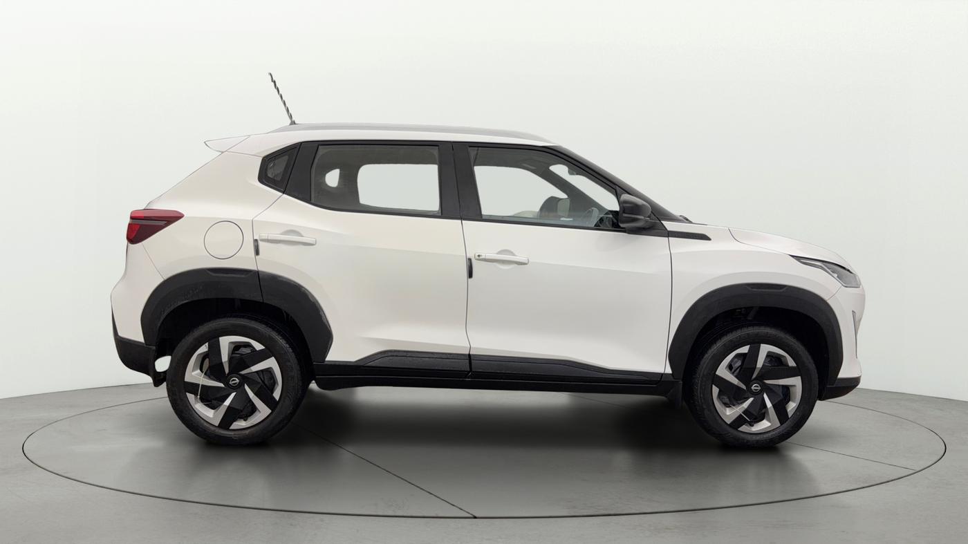 2021 Nissan MAGNITE XL, Petrol, Manual, 38,125 km, Right Side View
