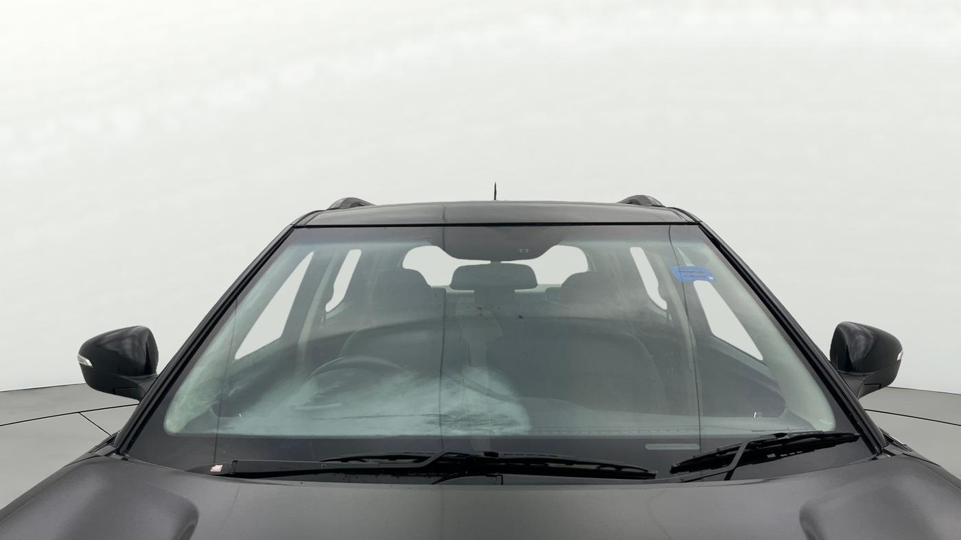2019 Mahindra XUV300 W8 1.2 PETROL, Petrol, Manual, 55,445 km, Front Windshield