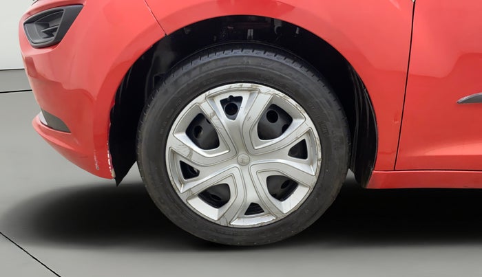 2025 Tata ALTROZ XM PLUS CNG, CNG, Manual, 40,018 km, Left Front Wheel