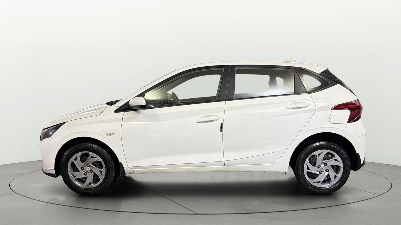 2021 Hyundai NEW I20 MAGNA 1.2 MT, Petrol, Manual, 1,05,532 km, Left Side