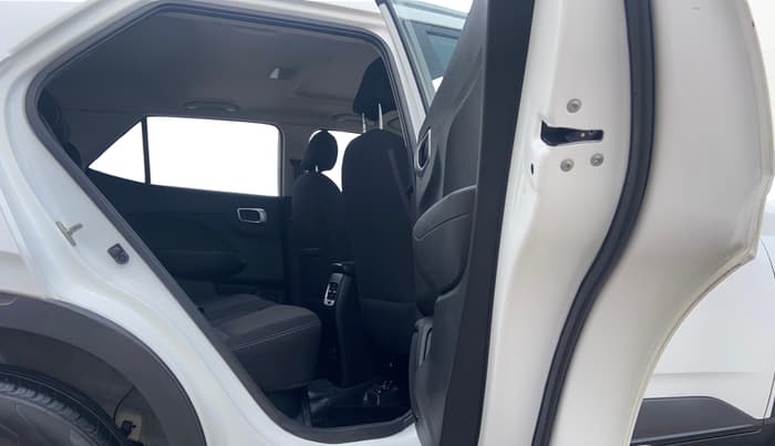 2021 Hyundai VENUE SX PLUS 1.0 TURBO DCT, Petrol, Automatic, 52,065 km, Right Side Rear Door Cabin