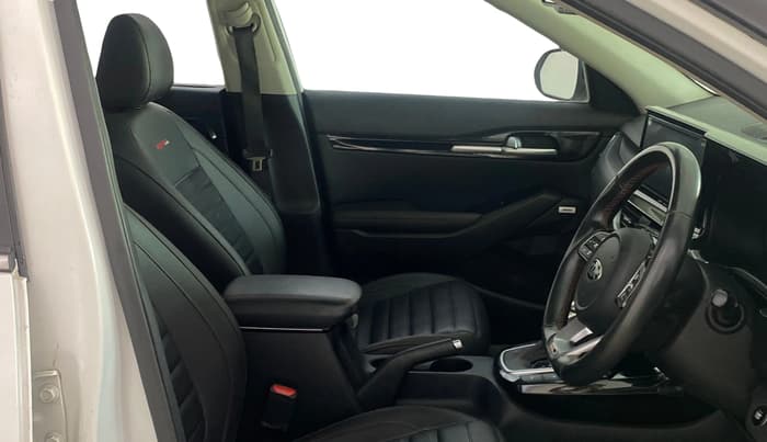 2021 KIA SELTOS GTX PLUS AT 1.5 DIESEL, Diesel, Automatic, 86,321 km, Right Side Front Door Cabin