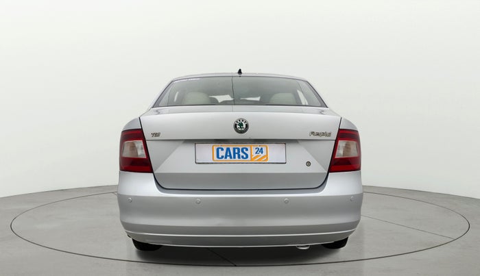 2013 Skoda Rapid ELEGANCE 1.6 TDI CR MT, Diesel, Manual, 1,46,490 km, Back/Rear