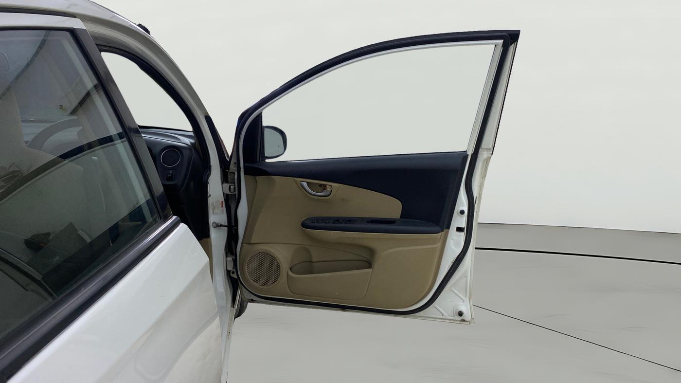 2015 Honda Brio VX AT, Petrol, Automatic, 56,639 km, RHS Front Door