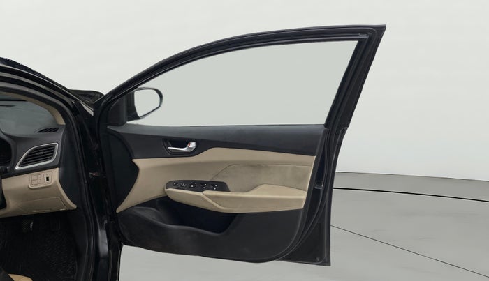 2019 Hyundai Verna 1.6 VTVT SX, Petrol, Manual, 50,166 km, RHS Front Door