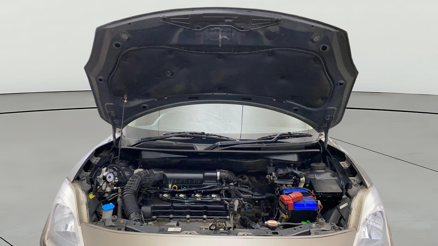 2020 Maruti Swift LXI, CNG, Manual, 1,08,736 km, Open Bonet