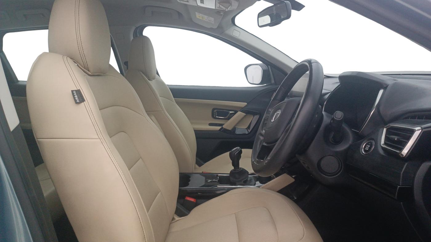 2021 Tata Safari XZ PLUS, Diesel, Manual, 99,268 km, Right Side Front Door Cabin