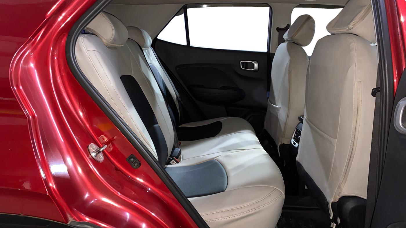 2022 Hyundai VENUE S+ 1.2, Petrol, Manual, 47,883 km, Right Side Rear Door Cabin