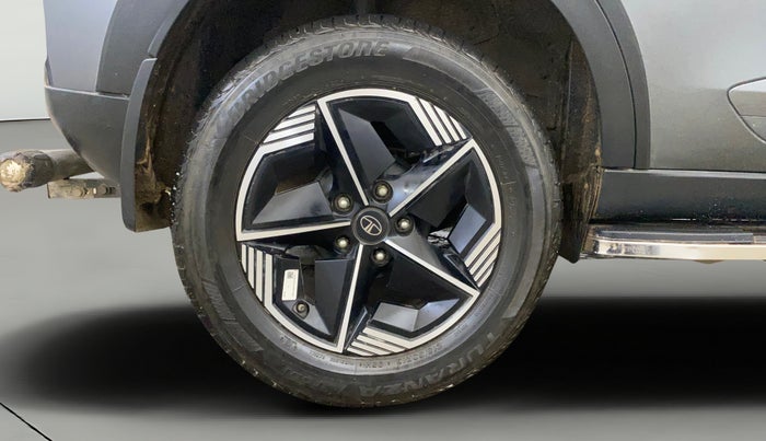 2023 Tata NEXON FEARLESS 1.2 REVOTRON 6 MT DT, Petrol, Manual, 25,308 km, Right Rear Wheel