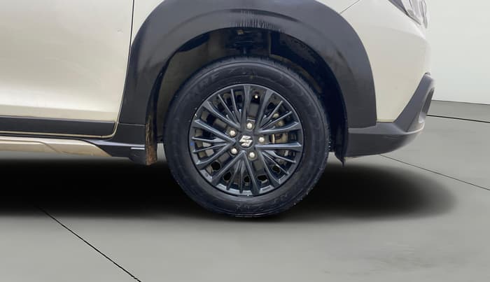 2021 Maruti XL6 ALPHA AT, Petrol, Automatic, 37,701 km, Right Front Wheel