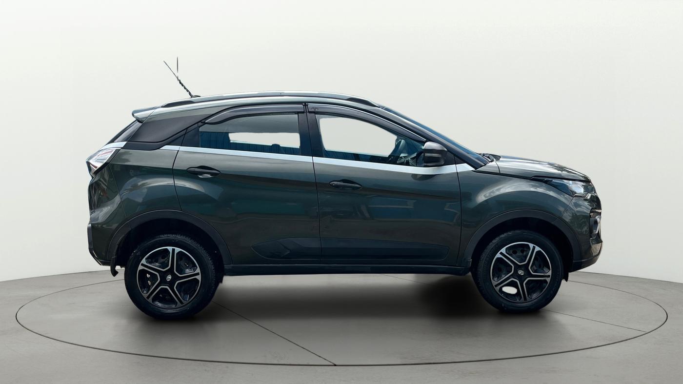 2021 Tata NEXON XM SUNROOF PETROL, Petrol, Manual, 57,795 km, Right Side View