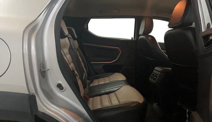 2022 Renault Kiger RXT (O) MT, Petrol, Manual, 24,310 km, Right Side Rear Door Cabin