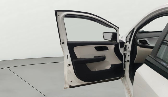 2023 Tata ALTROZ XM PLUS SUNROOF, Petrol, Manual, 22,946 km, LHS Front Door