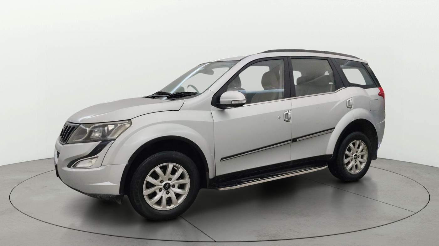 2016 Mahindra XUV500 W10, Diesel, Manual, 1,15,976 km, Left Front Diagonal