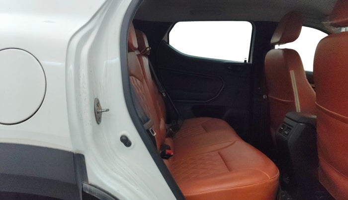 2023 Renault Kiger RXZ TURBO CVT, Petrol, Automatic, 15,507 km, Right Side Rear Door Cabin