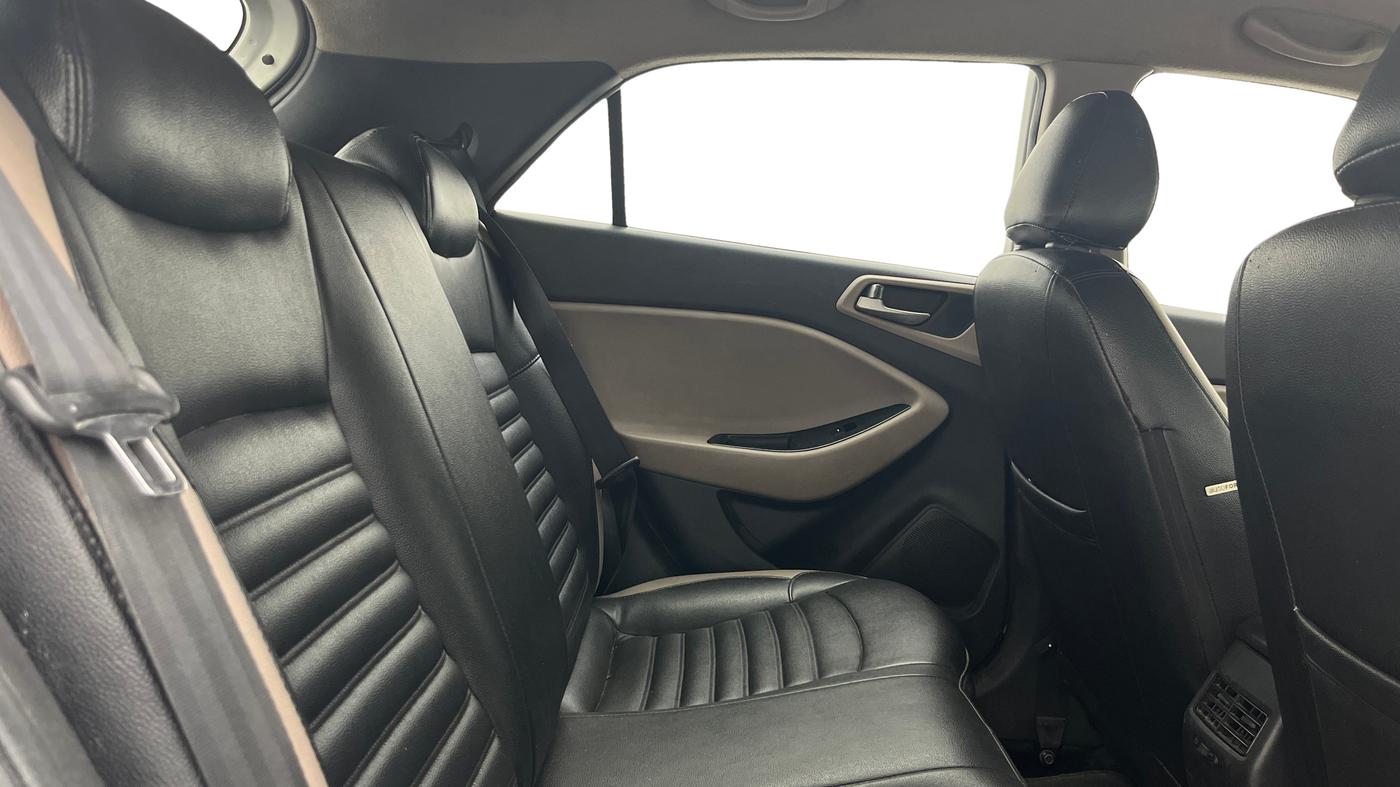 2015 Hyundai Elite i20 MAGNA 1.2, Petrol, Manual, 62,878 km, Right Side Rear Door Cabin