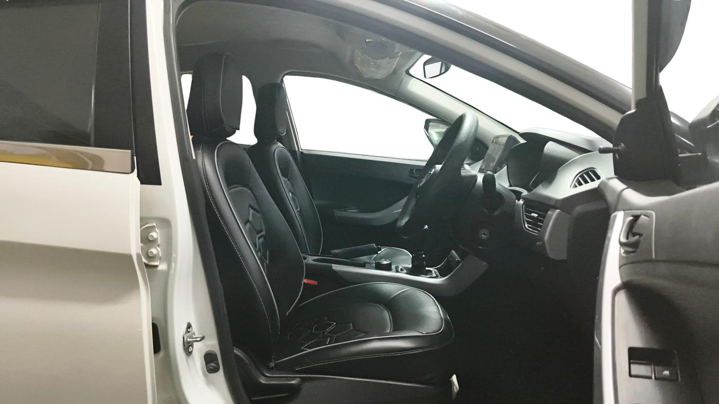 2023 Tata NEXON XE PETROL, Petrol, Manual, 34,899 km, Right Side Front Door Cabin