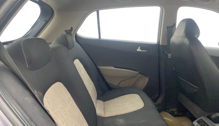 2013 Hyundai Grand i10 SPORTZ 1.1 CRDI, Diesel, Manual, 63,016 km, Right Side Rear Door Cabin