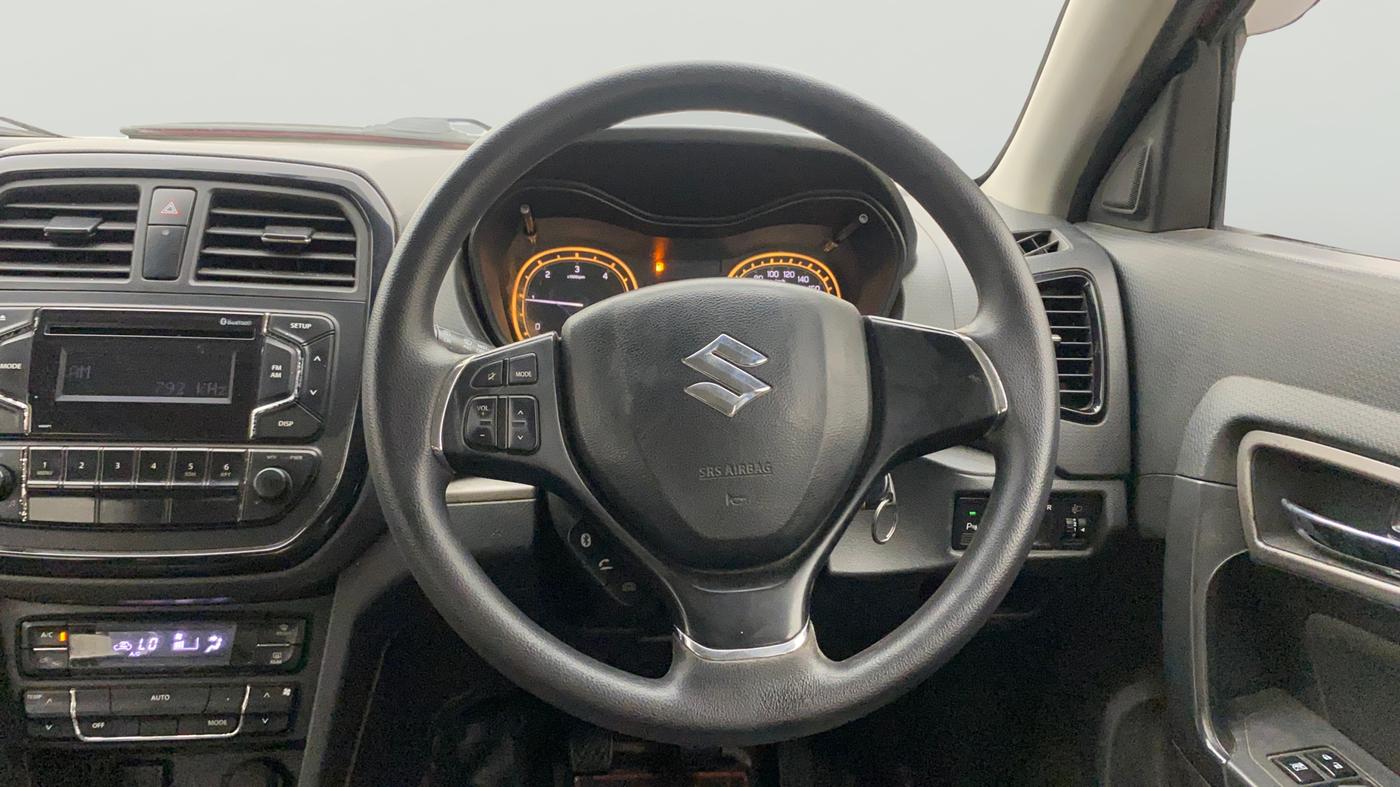 2017 Maruti Vitara Brezza ZDI, Diesel, Manual, 1,39,659 km, Steering Wheel Close Up