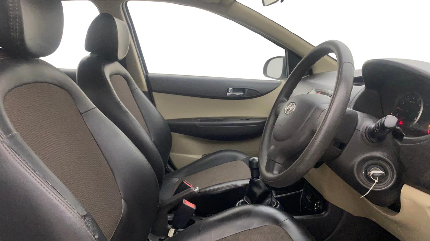 2013 Hyundai i20 MAGNA 1.2, Petrol, Manual, 73,170 km, Right Side Front Door Cabin