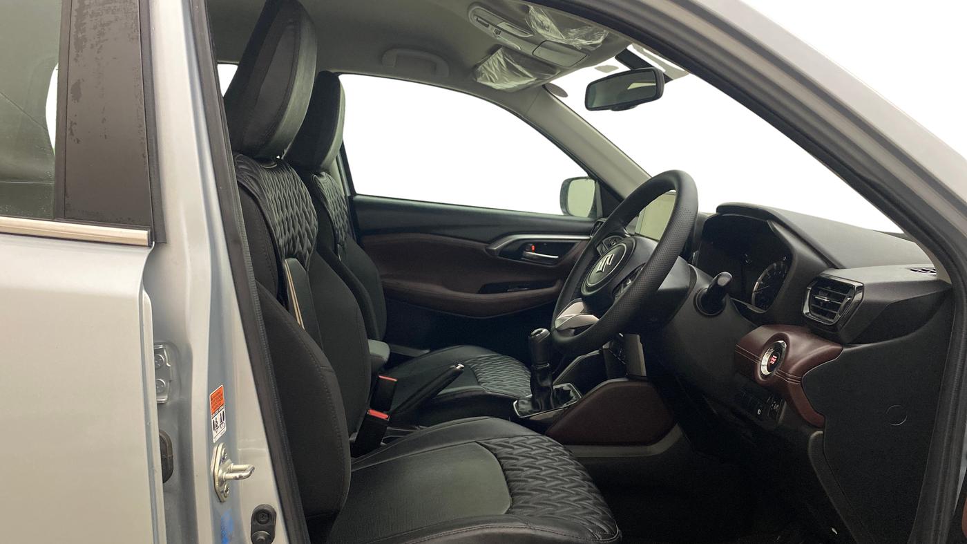 2024 Maruti Grand Vitara ZETA SMART HYBRID, Petrol, Manual, 13,786 km, Right Side Front Door Cabin