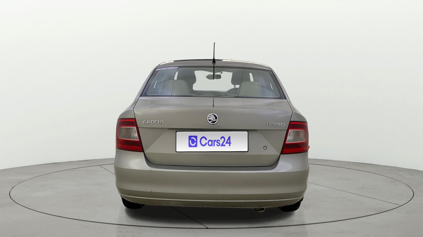 2013 Skoda Rapid ELEGANCE 1.6 MPI MT, Petrol, Manual, 11,180 km, Back/Rear
