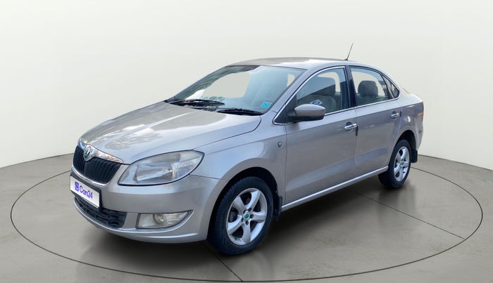 2012 Skoda Rapid ELEGANCE 1.6 MPI AT, Petrol, Automatic, 38,001 km, Left Front Diagonal