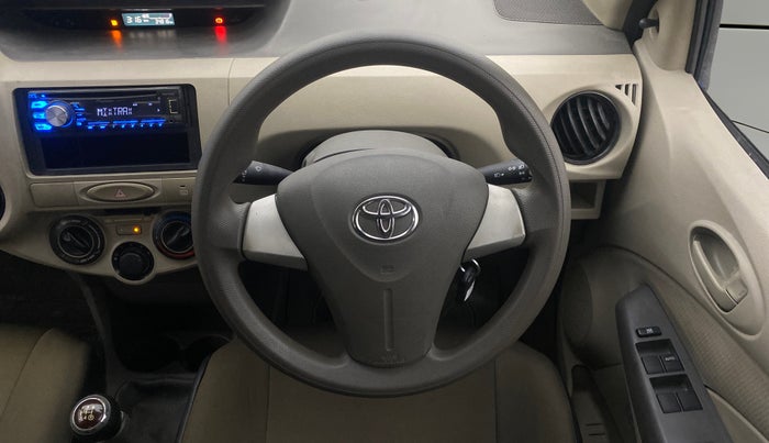 2015 Toyota Etios Liva G, Petrol, Manual, 34,776 km, Steering Wheel Close Up