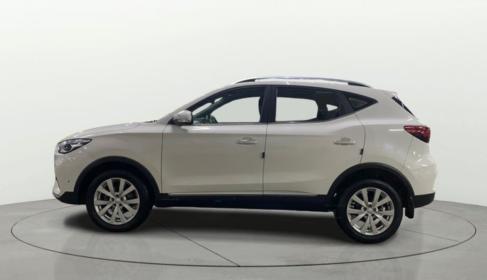 2022 MG ASTOR SUPER EX 1.5 MT, Petrol, Manual, 15,560 km, Left Side