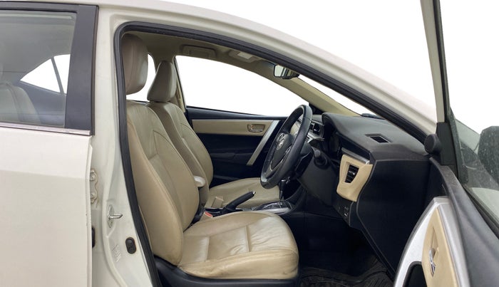 2016 Toyota Corolla Altis VL CVT PETROL, Petrol, Automatic, 67,969 km, Right Side Front Door Cabin