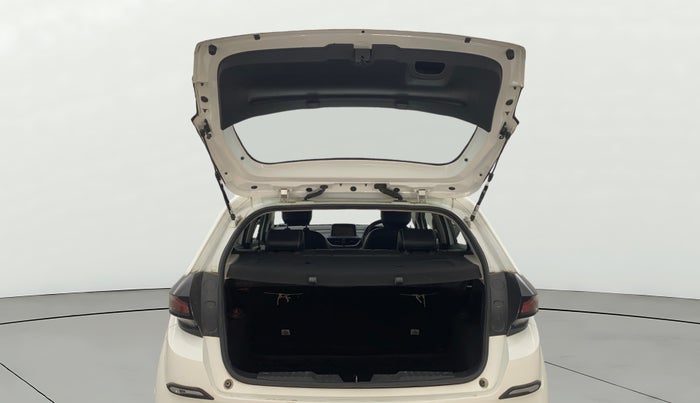 2021 Tata ALTROZ XZ PETROL, Petrol, Manual, 25,688 km, Boot Door Open