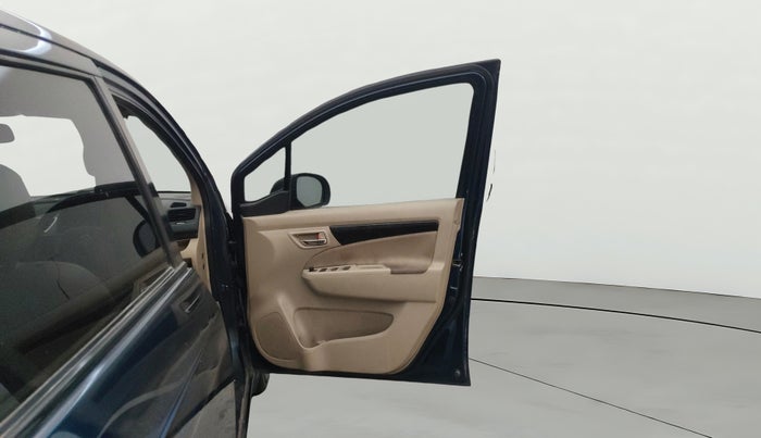 2014 Maruti Ertiga VXI, Petrol, Manual, 86,808 km, RHS Front Door