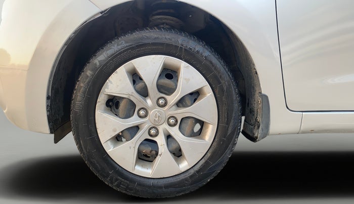 2017 Hyundai Xcent E+, Petrol, Manual, 1,01,762 km, Left Front Wheel