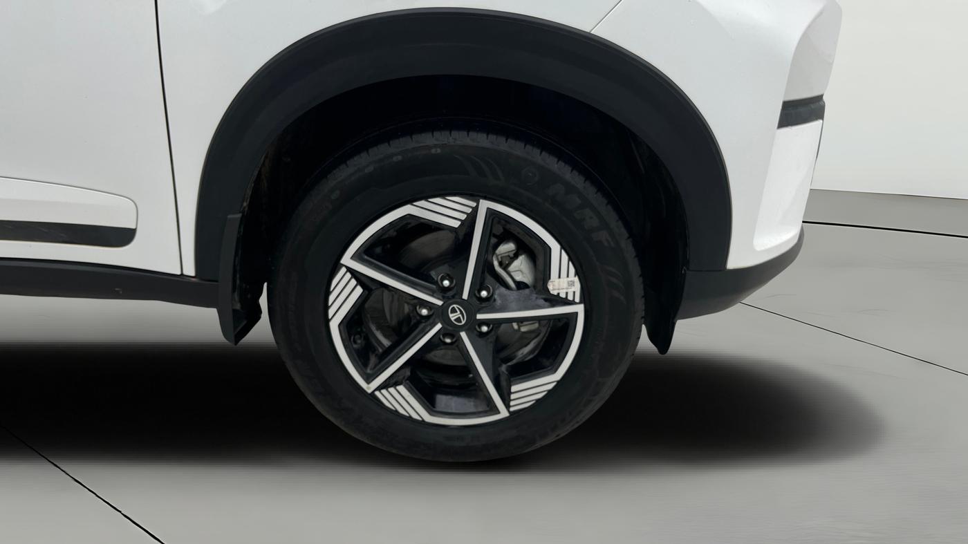 2025 Tata NEXON CREATIVE PLUS 1.2 REVOTRON 7 DCA, Petrol, Automatic, 7,784 km, Right Front Wheel