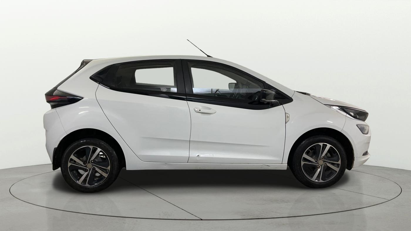 2023 Tata ALTROZ XZA PLUS, Petrol, Automatic, 82,235 km, Right Side View