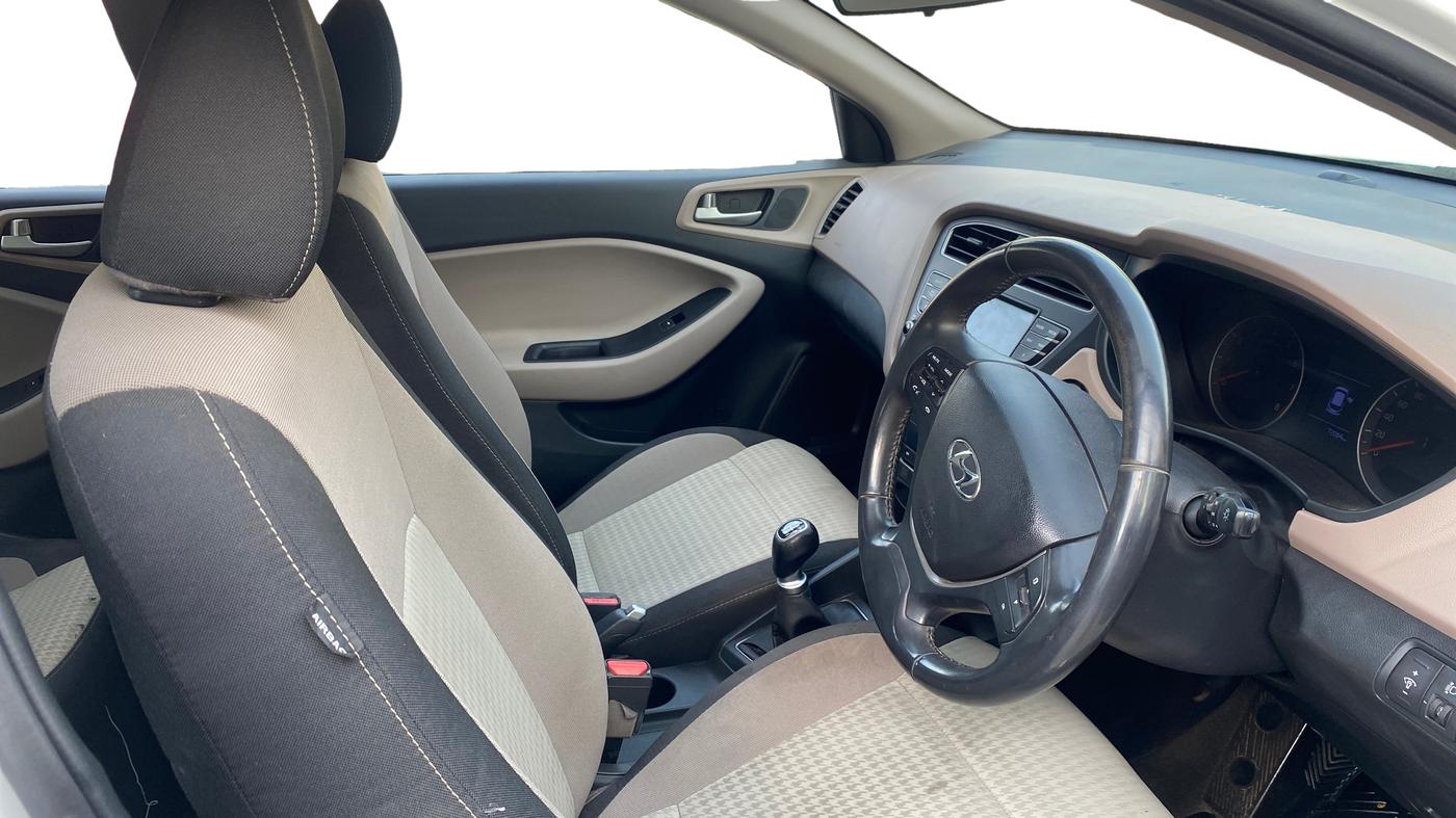 2019 Hyundai Elite i20 ASTA 1.2 (O), Petrol, Manual, 72,110 km, Right Side Front Door Cabin